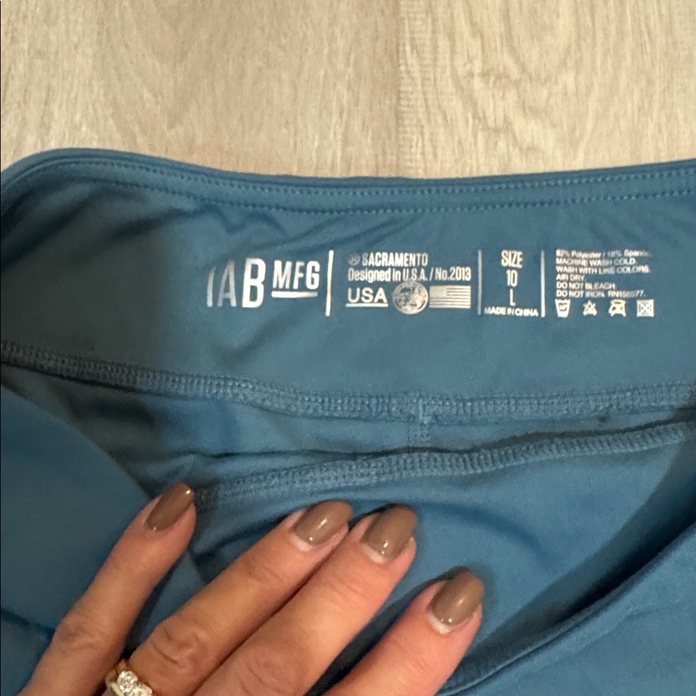 IAB MFG shorts size large - Picture 3 of 8